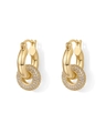 Detailansicht der 14K vergoldeten Huggie-Ohrringe mit mikroverzierten Zirkonia-Kristallen - 14K Gold