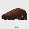 Béret rétro marron café avec rivets décoratifs en bronze et boucle métallique - M (54-58cm) / Marron