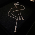 Conjunto de joyas plateadas con cristales geométricos en caja de regalo de terciopelo - Conjunto de Joyas Plateado