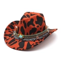 Detail van western cowboyhoed met oranje koeienprint en turkooizen kralenband - M (56-58cm) / Oranjerood (Koeienprint)
