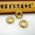 Drei goldene runde DIY-Perlen mit Vintage-Blumenschnitzereien für Schmuck - Gold