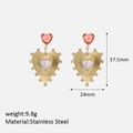 Detalle de pendientes de corazón en acero inoxidable dorado con circón y medidas de tamaño - Oro de 18K / Pendientes de Corazón de Oro Con Zirconia Roja