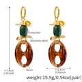Detalle de dimensiones y materiales de los pendientes bohemios de resina en caramelo - Estilo Turquesa Dorado (TXF309)