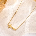 Elegante collana a croce in acciaio inossidabile dorato con accento in zircone lucido - Collana a Croce / Oro