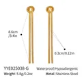 Detailansicht der 8,6 cm langen goldenen Schlangenkette-Ohrringe aus Edelstahl - Gold (YYE025038-G)