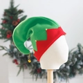 Gorro de elfo navideño en fieltro rojo y verde con cascabeles dorados y fondo festivo - Verde