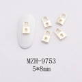 Vue détaillée des bijoux d'ongles cadenas dorés 5x8mm pour décoration manucure DIY - Style Petit Cadenas Or (MZH-9753)