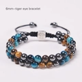 Detalle de cuentas de ojo de tigre de 6mm y dije de árbol de vida en pulsera doble - Ojo de Tigre Azul