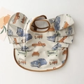 Waterproof baby bib with vintage car print and elegant ruffled sleeves detail - Wings - Car And Driver / One Size