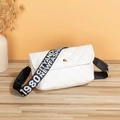 Sac à bandoulière matelassé blanc pour femme avec large sangle imprimée à la mode - Motif losange / Blanc