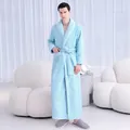 Peignoir épais en polaire bleu clair pour homme avec col châle et passepoil blanc - M / Style Homme / Vert tendre