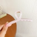 Matte pink large hair claw clip for women made of durable resin in a sleek design - 11cm / Purple
