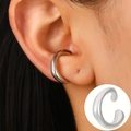 Ear cuff d'argento irregolare a forma di C in metallo lucido per orecchie senza buco - Orecchino a Clip a Forma di C Argento (A-1012)