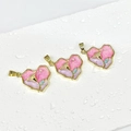 Ciondoli a cuore vintage con motivo a rosa e piccola perla in cornice dorata su bianco - Ciondolo a Cuore Fiore Rosa Viola