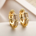 Pendientes de aro geométricos estilo bambú bañados en oro con pavé de cristales blancos - Aro de Eslabones