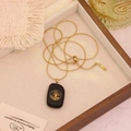Détail du collier chaîne serpent dorée avec pendentif arbre de vie sur pierre noire - Agate Noire (2# Agate Noire)