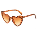 Fashionable heart-shaped sunglasses with tortoiseshell frames and orange gradient lenses - Leopard Frame / Tea Lens