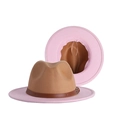 Tweekleurige camel en roze fedora hoed met lederen band en verstelbare binnenkant - M (56-58cm) / Kameel + Roze