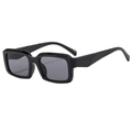 Occhiali da sole rettangolari neri classici con lenti grigie in stile retrò minimal - Montatura Nera Lenti Grigio Nero