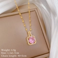 Elegante collana in acciaio al titanio dorato con ciondolo quadrato in zircone rosa - Catena in Acciaio al Titanio / Ciondolo in Rame Con Micro-intarsio / Stile Oro Zircone Rosa (J405)
