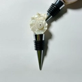 Elegant natural shell wine stopper with polished metal base and silicone seal ring - Silver Seahorse Stopper