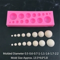 Roze siliconen vorm voor 16 bollen van verschillende grootte met diameter van 0,5 tot 2,2cm - 16-Gats Halve Cirkel / Bruin