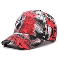 Graffiti-Baseballkappe in Rot und Schwarz mit Damned Dogs Aufdruck und Streetwear-Stil - Verstellbar / Rot
