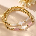 Set di bracciali con perline dorate, bianche e rosa e ciondolo a croce bianca - Ciondolo a Croce Perline Dorate e Perle Artificiali (JS-S24050401A)