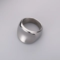 Anello largo in acciaio inossidabile 316L lucido argento con design curvo minimalista - US 9 / Colore Acciaio (KR108122-KJX)