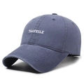 Dunkelblaue Baseballkappe aus gewaschener Baumwolle mit weißem TAOFEILE-Stick - Verstellbar / Blau