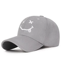 Casquette de baseball en coton gris clair avec visage souriant brodé et visière - Réglable / Gris