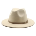 Klassischer beige Wollfilzhut mit breiter Krempe und braunem Lederband mit Metallschnalle - Beige