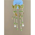 Détail de boucles d'oreilles papillon en argent S925 avec longs pompons verts et perle - No.18 Tige en Argent 925 Or Vert