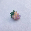 Detail of purple grape hair clip made of translucent resin with gold trim and green leaf - Grape (2cm)