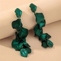 Boucles d'oreilles élégantes pétales de rose vert foncé avec finition métallique - Vert Foncé