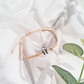 Verstellbares khakifarbenes geflochtenes Armband mit süßem Schwarz-Weiß-Pandaanhänger - Panda Woven Rope Bracelet / Beige