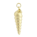 Gros plan détaillé d'un pendentif en forme de conque dorée avec texture en spirale et anneau - Conque Spirale en Or