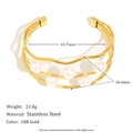 Bracciale a tre strati in acciaio inossidabile placcato oro 18K con fiore e perla - Bracciale a Tre Strati Con Onde e Perle Sintetiche - Oro