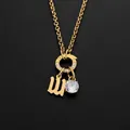 Collier en acier inoxydable avec lettre gothique w et pendentif en diamant CZ étincelant - Lettre W