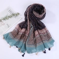 Scialle bohémien in cotone e lino con nappe in tonalità blu scuro e beige - Stile 2