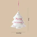Witte metalen kerstboom hanger met rode Merry Christmas tekst en katoenen koord - Kerstboom (enkelzijdig bedrukt)