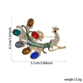 Broche paon en métal doré avec strass multicolores et détails en émail bleu - Paon Doré Grandes Gemmes Émail (XD824370)