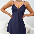 Lussuosa camicia da notte in raso blu navy effetto seta con spalline sottili regolate - S / Blu navy