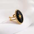 Verstellbarer Goldring mit schwarzem Emaille-Oval und Nordstern-Naturstein-Detail - R01011-Schwarz Oval Nordstern