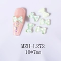 Detalle de dijes para uñas 3D aurora verde claro de 10x7mm sobre uñas rosadas - Verde Mocha (L272)