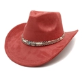 Détail du chapeau de cowboy en daim terre cuite avec plume et perle turquoise - M (56-58cm) / Couleur caramel