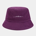 Detail van donkerpaarse corduroy vissershoed met wit 'whatevere' geborduurd logo - M (56-58cm) / Paars