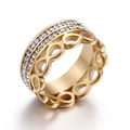 Anillo infinito dorado con doble fila de circonitas blancas en acero inoxidable - US 6 / Dorado