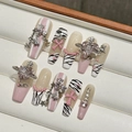 Uñas postizas artesanales rosa estilo francés con diseño de cebra y cruces en 3D - Extra Pequeño (XS)