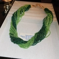 Collana bohémien a più fili con perline verdi sfumate e chiusura in metallo dorato chic - N. 9 Collana-Verde